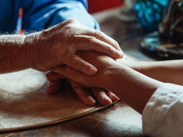 When it's Time to Move a Loved One Living with Dementia To Assisted Living